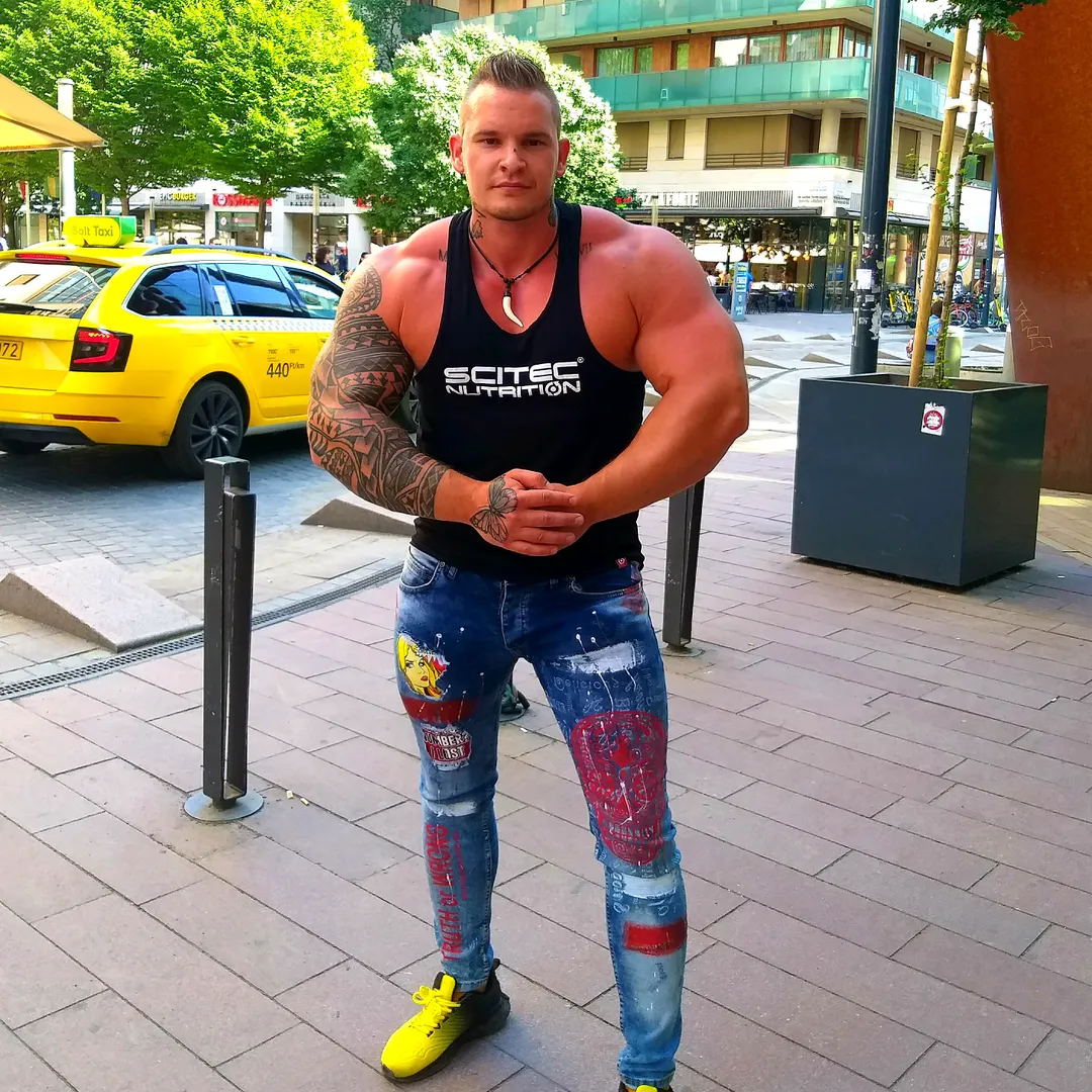 adam adamstrongboy30
